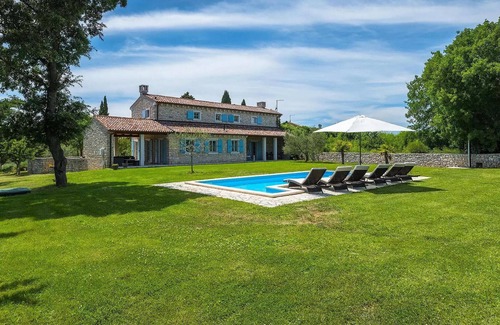 Divsici House | Lovely home in Divsici