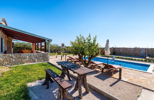 Zemunik Donji House | Lovely home in Donji Zemunik