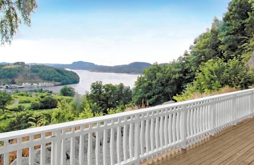 Fister House | Lovely home in Fister with WiFi