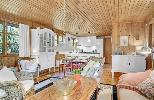 Hornbaek House | Lovely home in Hornbæk with WiFi