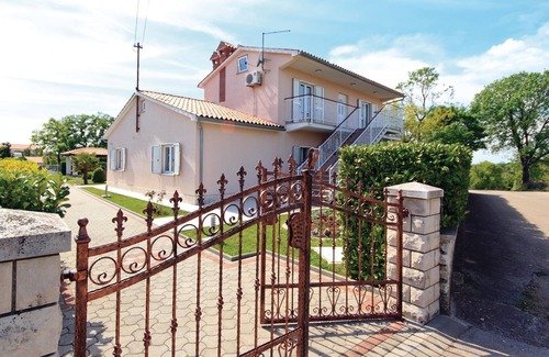 Hrboki House | Lovely home in Hrboki with kitchen
