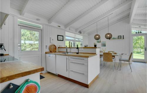 Bratten Strand House | Lovely Home In Jerup With Kitchen