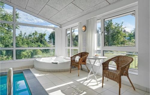 Skødshoved Strand House | Lovely Home In Knebel With Sauna