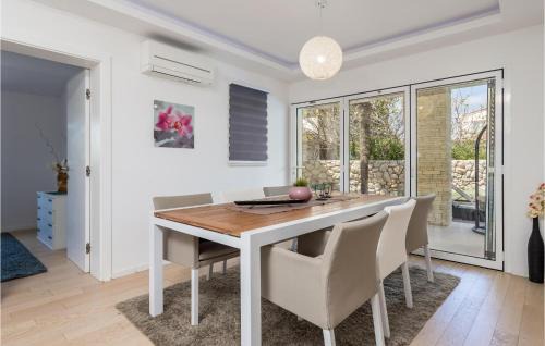 Kolanjski Gajac House | Lovely Home In Kolanjski Gajac With Wifi