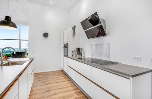 Hjarbæk House | Lovely home in Løgstrup with WiFi
