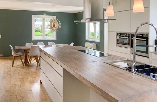 Lyngdal House | Lovely home in Lyngdal with WiFi