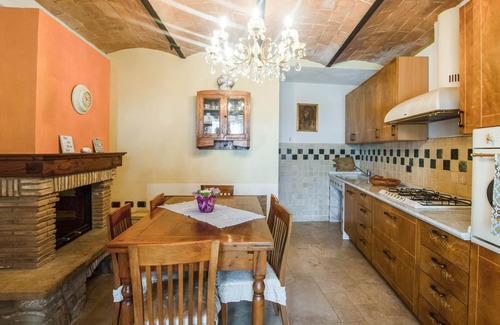 Mazzolla House | Lovely home in Mazzolla with WiFi