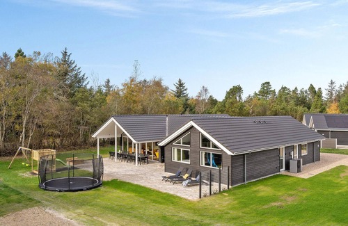 Houstrup House | Lovely home in Nørre Nebel with sauna