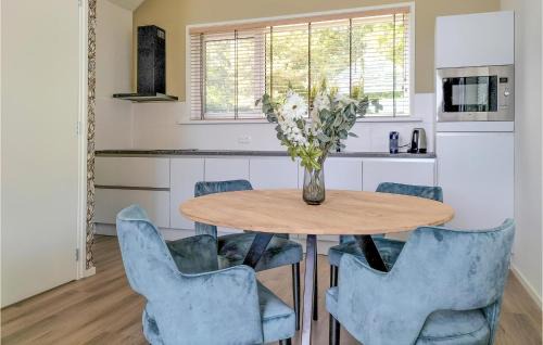 Oosterwolde House | Lovely Home In Oosterwolde With Wifi