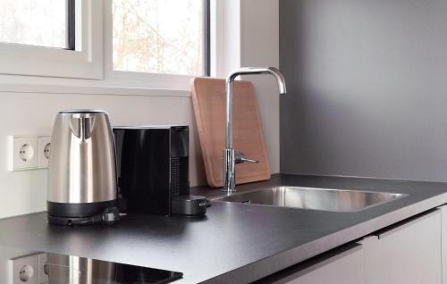 Oosterwolde House | Lovely Home In Oosterwolde With Wifi