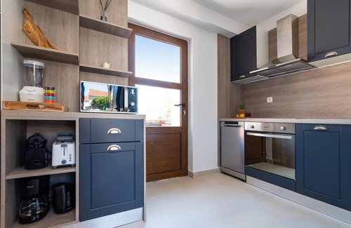 Podgradina House | Lovely home in Podgradina with WiFi