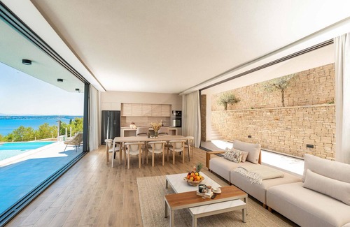 Preko House | Lovely home in Preko with sauna