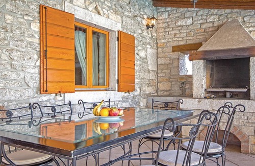 Puntera House | Lovely home in Puntera with kitchen