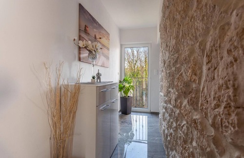 Rasopasno House | Lovely home in Rasopasno with WiFi