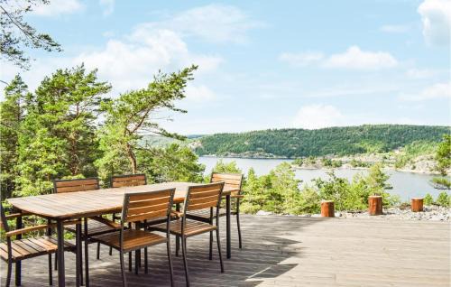 Risor House | Lovely Home In Risør With Kitchen