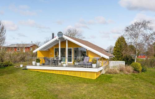 Floutrup House | Lovely Home In Roslev With Kitchen