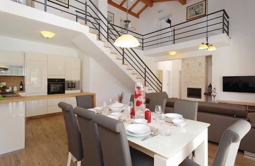 Sibenik House | Lovely home in Sibenik with WiFi