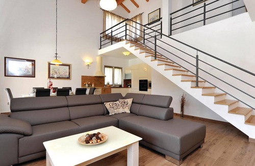Sibenik House | Lovely home in Sibenik with WiFi