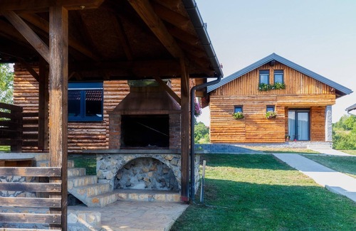 Slunj House | Lovely home in Slunj with WiFi