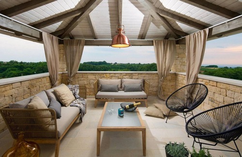Visnjan House | Lovely home in Srebrnici with WiFi