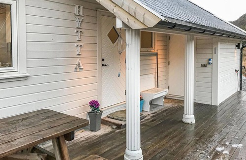 Selje House | Lovely home in Stadlandet