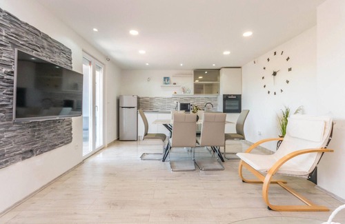 Stankovci House | Lovely home in Stankovci with WiFi