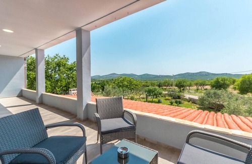 Stankovci House | Lovely home in Stankovci with WiFi