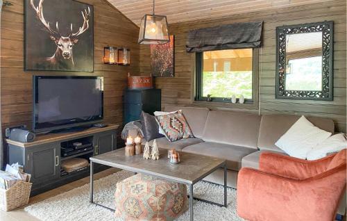 Møre og Romsdal House | Lovely Home In Stordal With Wifi