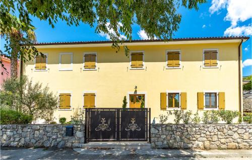 Susnjevica House | Lovely Home In Susnjevica With Kitchen