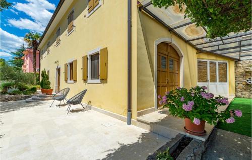 Susnjevica House | Lovely Home In Susnjevica With Kitchen