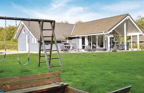 Arrild Ferieby House | Lovely home in Toftlund with WiFi