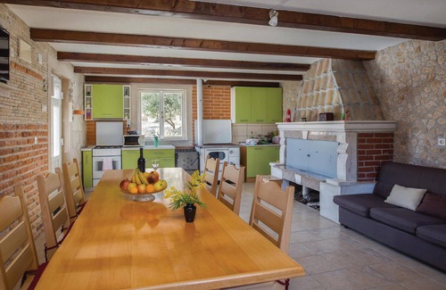 Vid House | Lovely home in Vid with WiFi