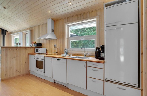 Hoensinge House | Lovely home in Vig with kitchen
