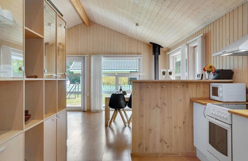 Hoensinge House | Lovely home in Vig with kitchen