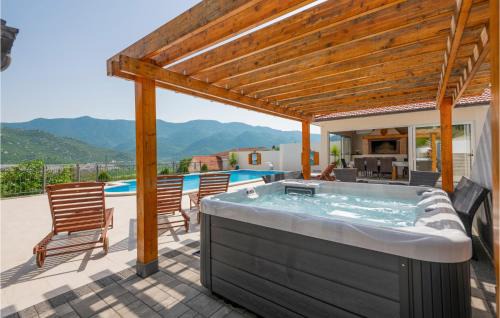 Vrgorac House | Lovely Home In Vrgorac With Sauna