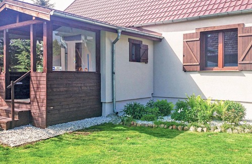 Wronki House | Lovely home in Wronki with sauna