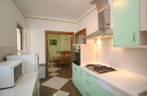Orbanici House | Lovely home in Zminj with kitchen