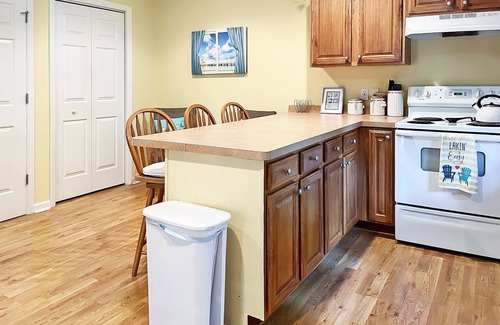 Littleton Condo | Lovely Home, Lake Access. Clean, quaint, screened porch, grill