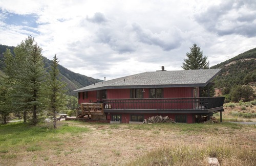 Basalt House | Lovely Home situated along the beautiful Frying Pan river.