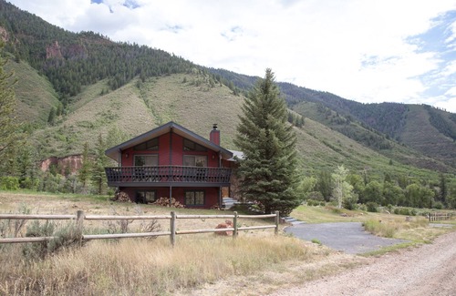 Basalt House | Lovely Home situated along the beautiful Frying Pan river.