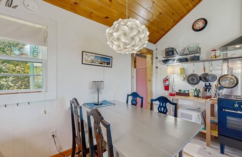 Spruce Head Cottage | Lovely home with harbor views, gas grill, streaming, W/D, & gourmet range