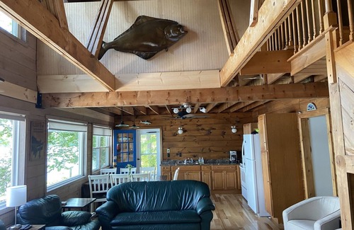 Barndoor Island House | Lovely Home with large deck and beautiful Views of the Lake Big Barndoor Island-