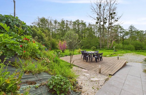 Fouesnant Ski Chalet | Lovely house with garden and terrace for 4