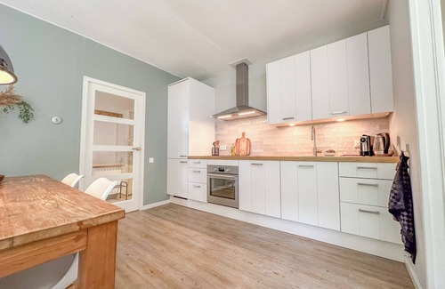 Haaren House | Lovely house with large garden in wooded area