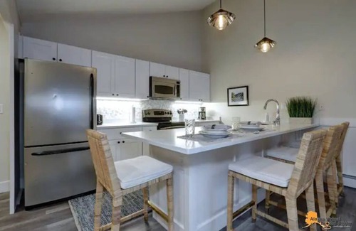 Midtown Anchorage Apartment | Lovely in every way, your new Anchorage retreat