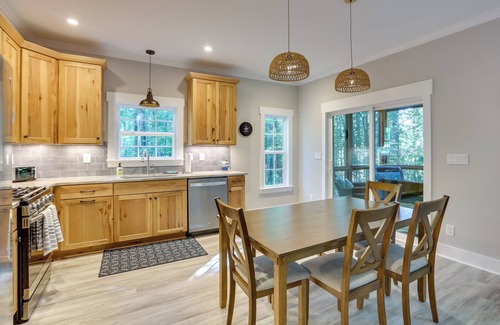 Manson House | Lovely Kerr Lake House w/Private Dock!