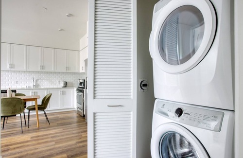 Koreatown Apartment | Lovely Koreatown 1BR w/Gym & W/D, walk to Wilshire Blvd, by Blueground