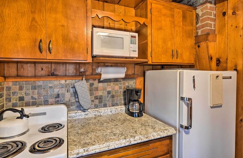 St Ignace Apartment | Lovely Lake Huron Getaway: Beach Access & Kayaks!