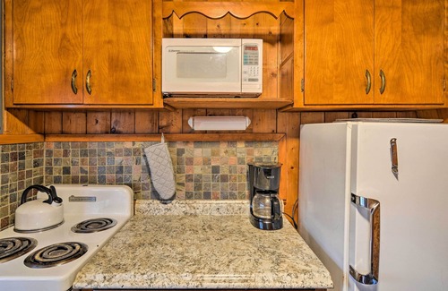 St Ignace Apartment | Lovely Lake Huron Getaway: Beach Access & Kayaks!