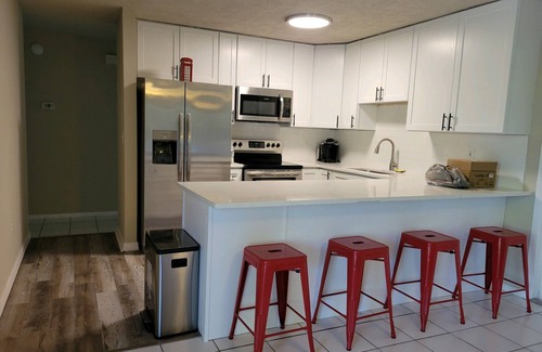 Pinebrook Estates House | Lovely Largo POOL Home, sleeps 8, 122nd